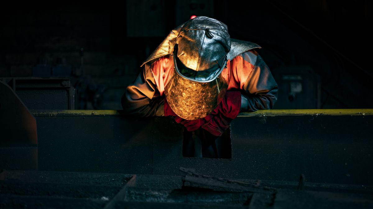 Fotky pro fanoušky industriálu: Ostravská ocel sálá jako oko Sauronovo